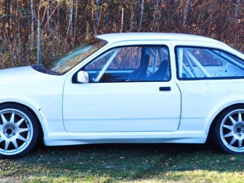 Młotek, spawarka i tona cierpliwości – blacharski comeback Forda Sierra Coupe